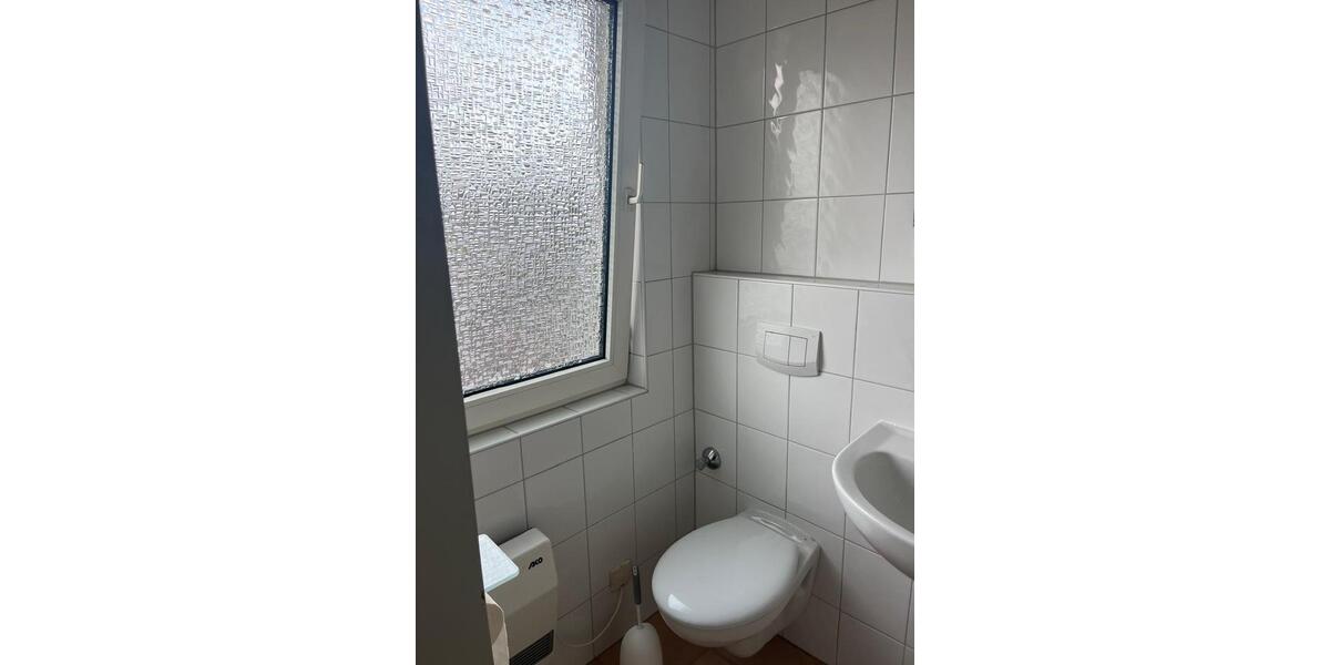 Dachgeschoßwohnung Düsseldorf Stadtbezirk 8 - 1 Zimmer, 20 m&sup2;, 300&euro; | Angebot:24712325