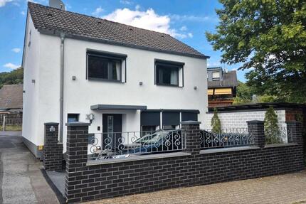 Haus Erkrath - 4 Zimmer, 140 m&sup2;, 580.000&euro; | Angebot:27301313