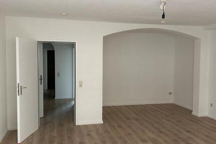 Helle bezugsfreie Eigentumswohnung im Wasserviertel mit Balkon 2 zimmer