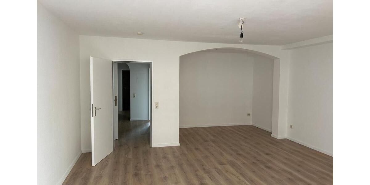 Helle bezugsfreie Eigentumswohnung im Wasserviertel mit Balkon 2 zimmer