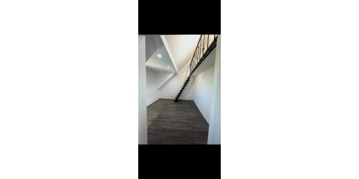 Einfamilienhaus Duisburg Rheinhausen - 5 Zimmer, 180 m&sup2;, 1.500&euro; | Angebot:25988678