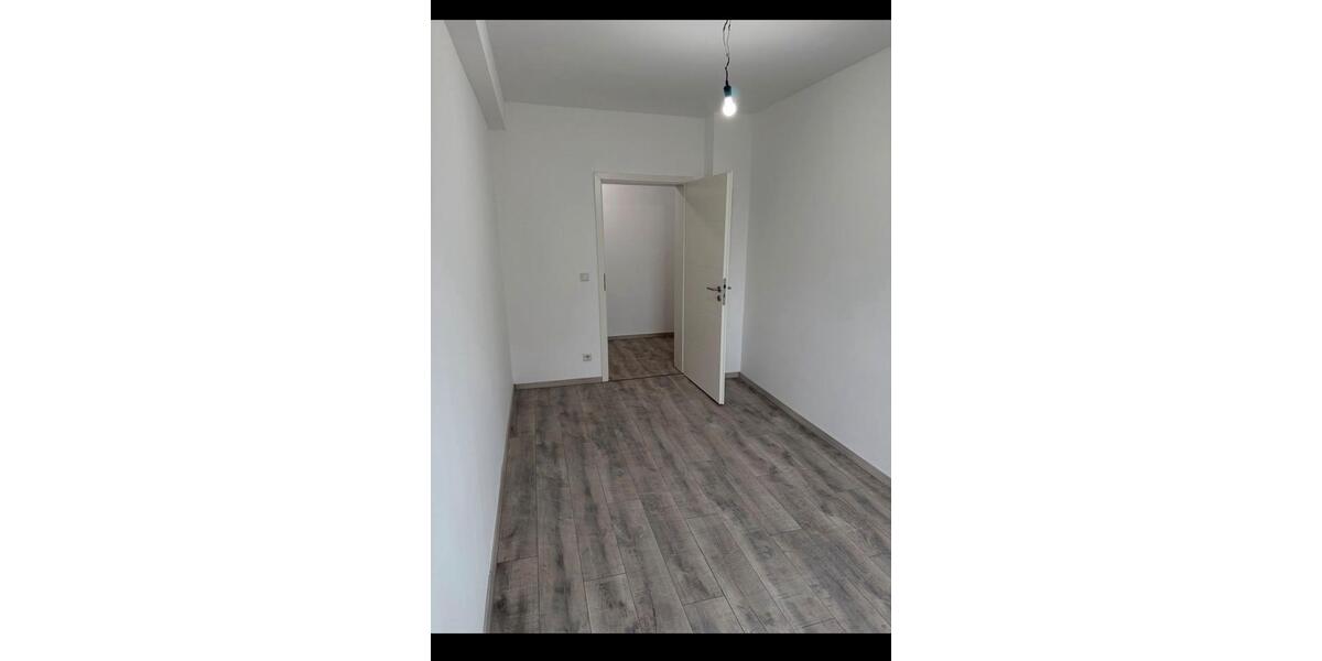 Erdgeschoßwohnung Solingen - 4 Zimmer, 88 m&sup2;, 1.364&euro; | Angebot:25654712