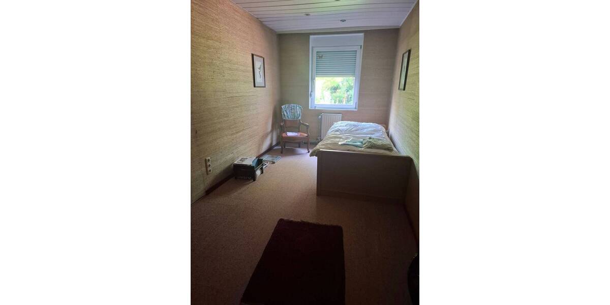 Freistehendes Ein-Zweifamilienhaus mit Garten, Sauna und Kellerbar in ruhiger Sackgasse in Moers-Kapellen zimmer