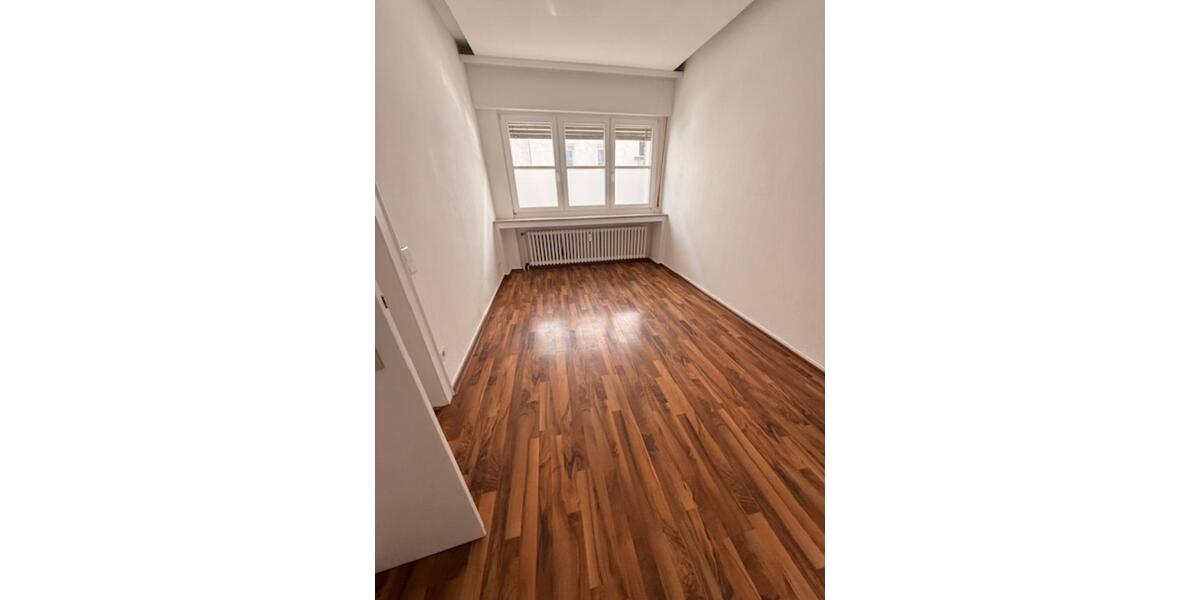 Erdgeschoßwohnung Krefeld - 3 Zimmer, 120 m&sup2;, 1.250&euro; | Angebot:25714479