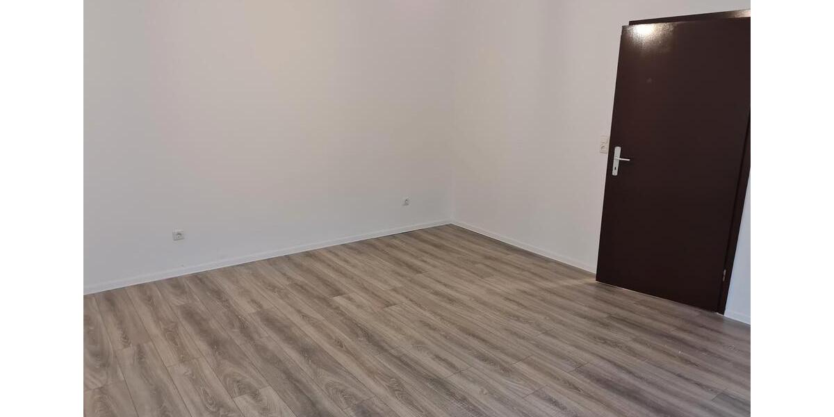 Dachgeschoßwohnung Duisburg Laar - 2 Zimmer, 63 m&sup2;, 456&euro; | Angebot:25057081