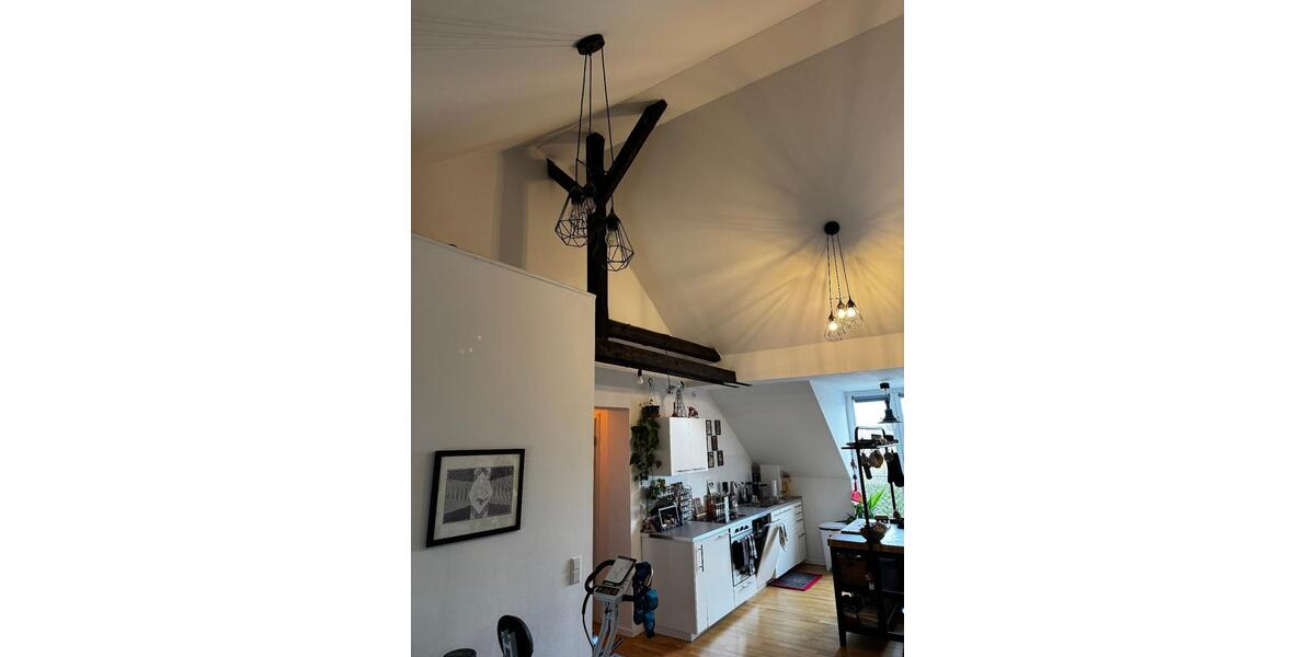 Sanierte 90qm DG-Wohnung mit Balkon, 2,5 Zi. ab 01.04.2026 D-Rath 2.5 zimmer