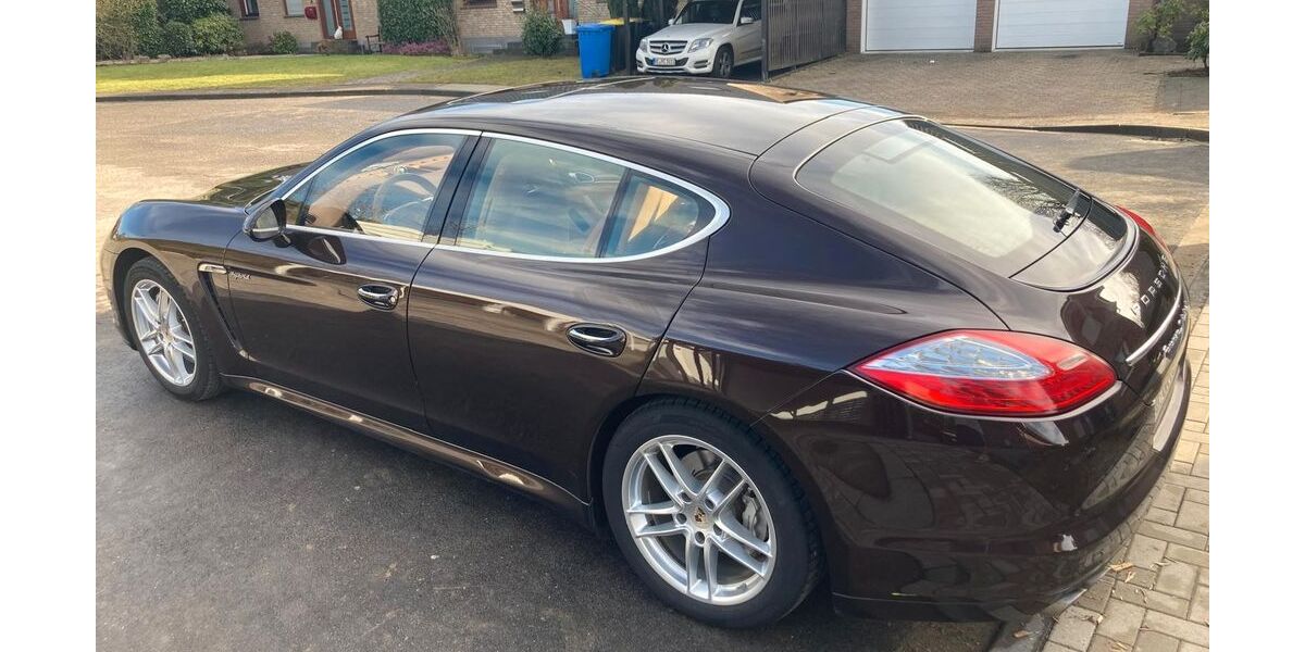 Porsche Panamera 158.500 km 20.900 &euro; Meerbusch 40668