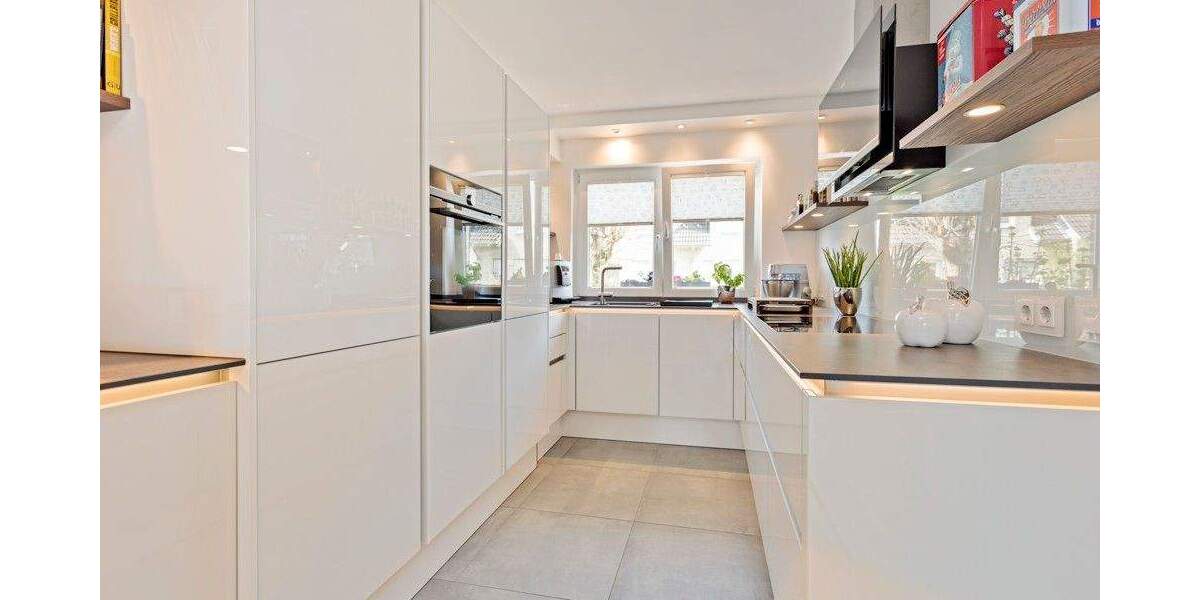 Reihenmittelhaus Düsseldorf Wittlaer - 4 Zimmer, 125 m&sup2;, 2.500&euro; | Angebot:25360670