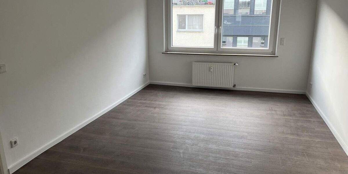 Etagenwohnung Krefeld Stadtmitte - 3 Zimmer, 91 m&sup2;, 750&euro; | Angebot:25780302