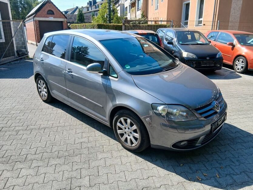 VW Golf 244.600 km 3.499 € Oberhausen 46117