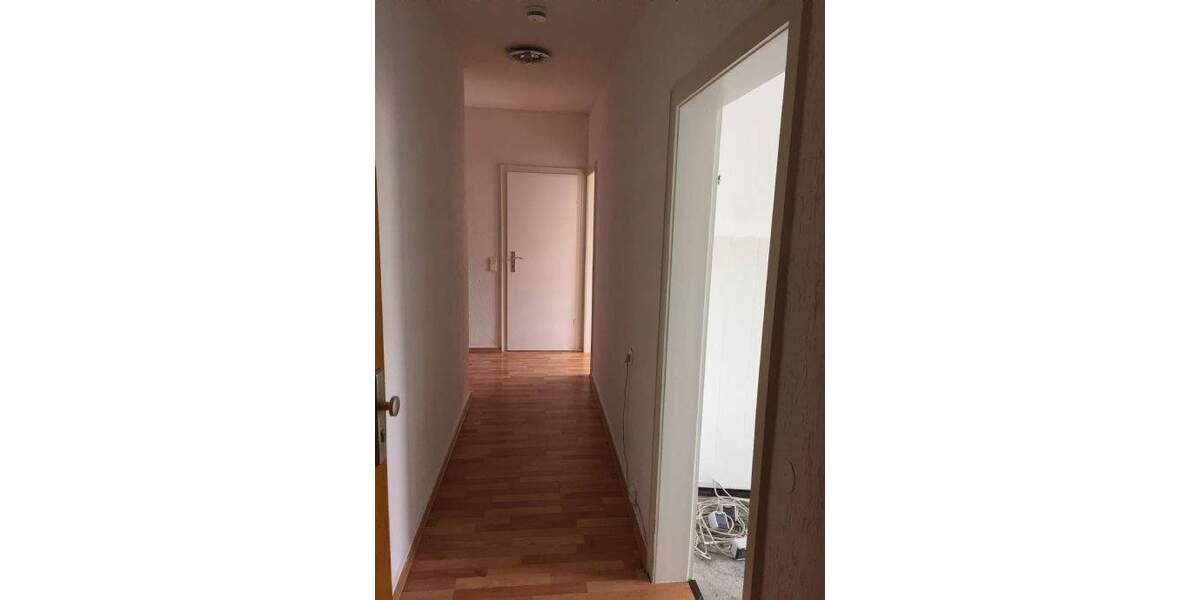 Lev.-Quettingen, helle freundliche renovierte Wohnung im DG, 2 Zimmer, 55 m², Küche, Wannenbad 2 zimmer