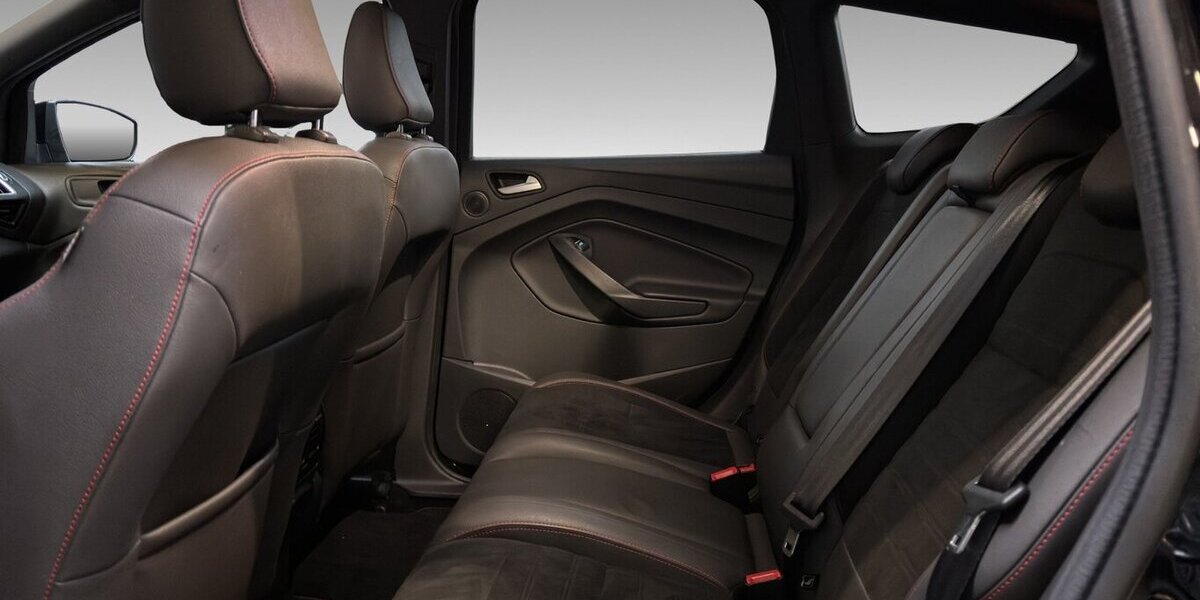 Ford Kuga ST-Line AWD Autom. Navi Kamera AHK Sony 243.143 km 9.800 &euro; Wuppertal 42327