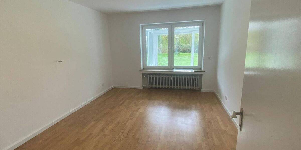Etagenwohnung Düsseldorf Lohausen - 2 Zimmer, 77 m&sup2;, 1.400&euro; | Angebot:26933027