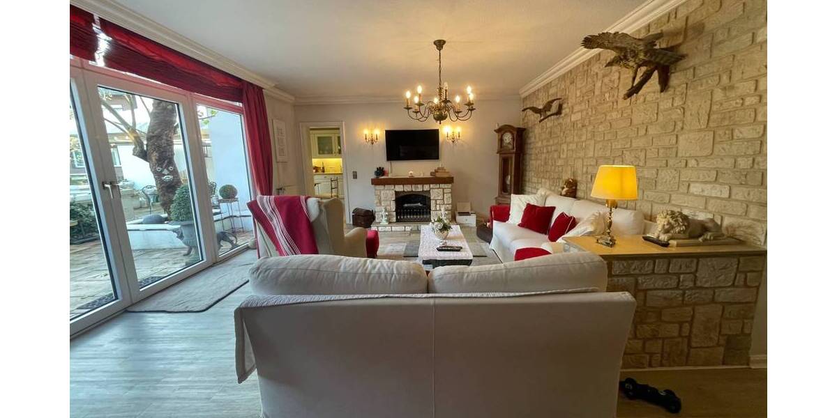 Etagenwohnung Düsseldorf Eller - 3 Zimmer, 126 m&sup2;, 365.000&euro; | Angebot:25685495