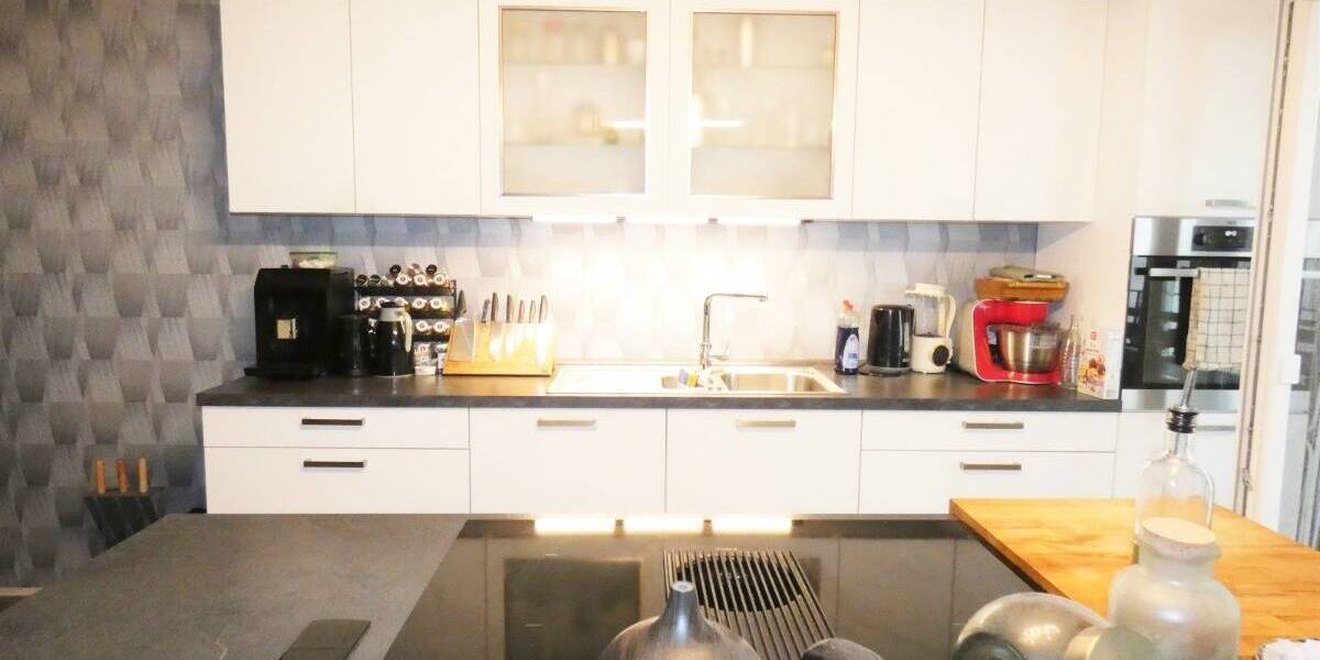 260qm Wohnfläche mit Garten, 3 Loggien, Kamin & Einbauküche - auch als Zweifamilienhaus nutzbar 7 zimmer