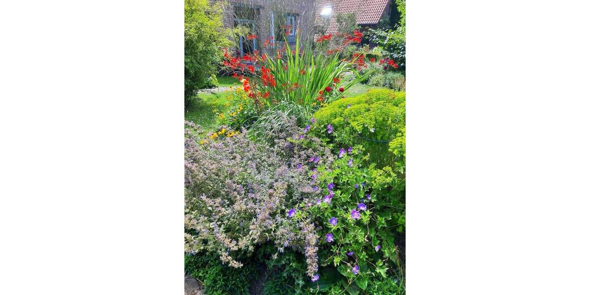 Charaktervolles Zuhause mit zusätzlicher Wohneinheit in zentraler Lage von Willich-Neersen! 9 zimmer