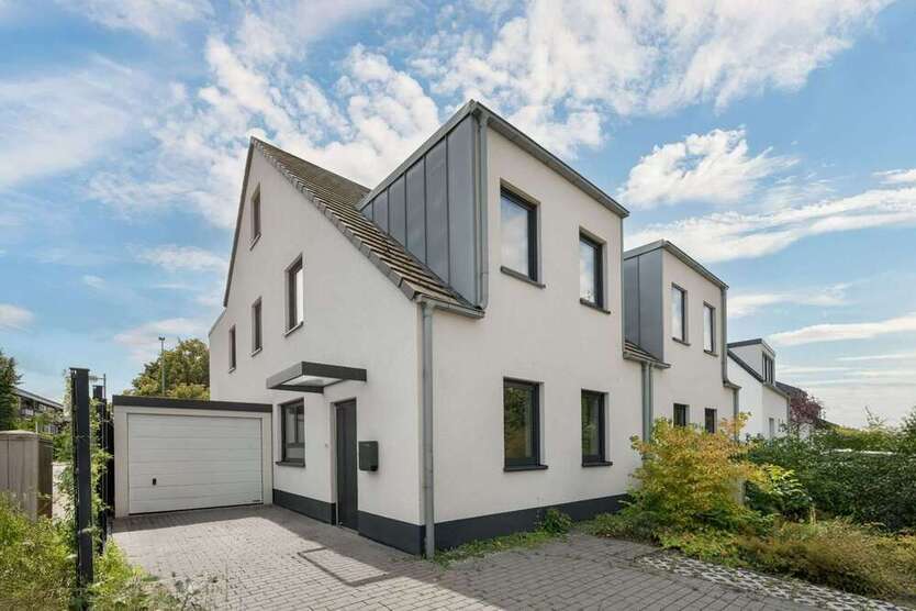 Haus zum Kaufen in Meerbusch 1.250.000 € 200 m²