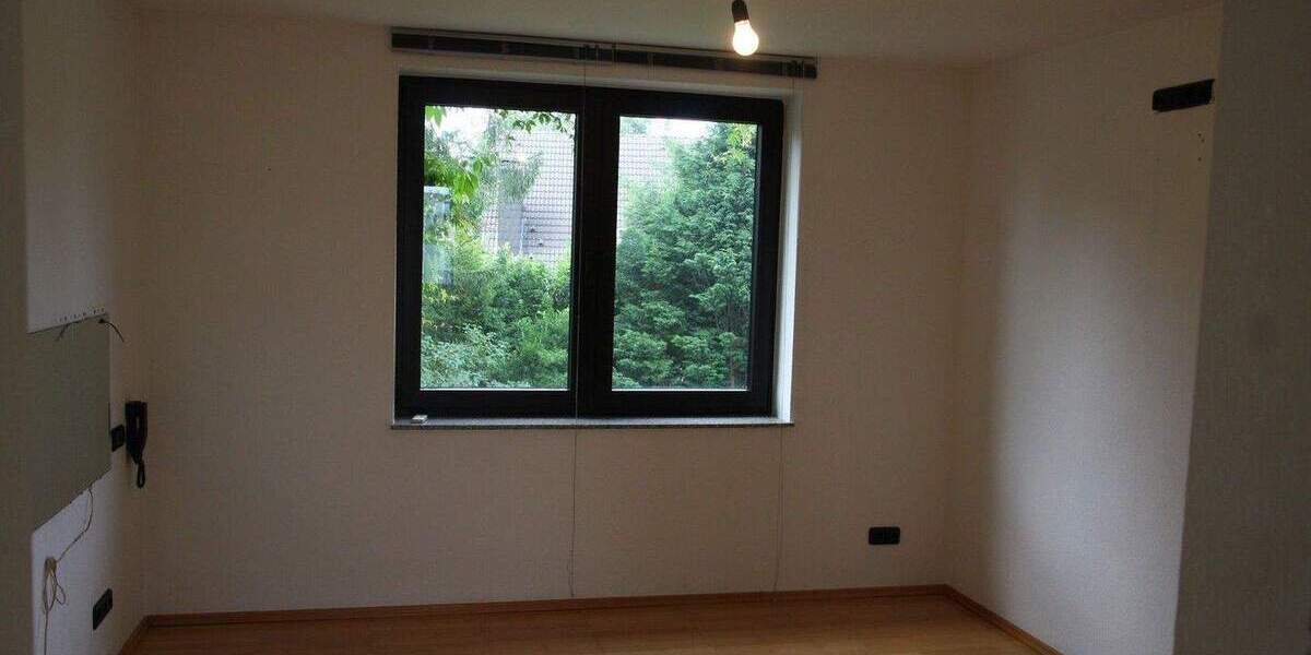 Zentral und grün gelegen in Ratingen Lintorf. Ideal für kleine Familie oder Berufspendler 5 zimmer