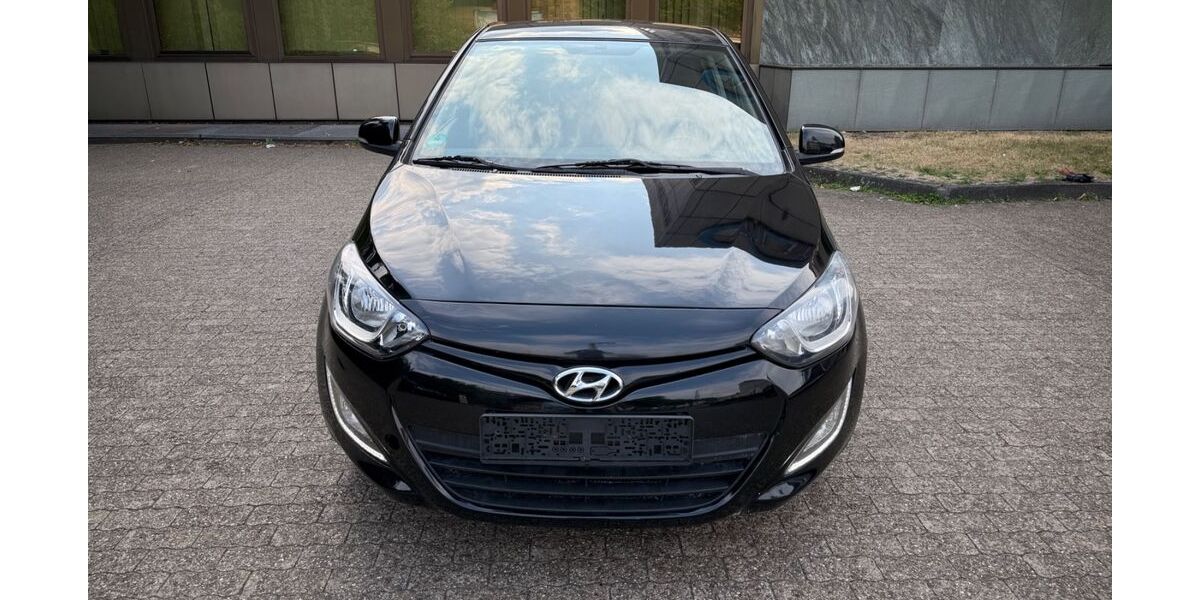 Hyundai i20 148.000 km 5.990 &euro; Duisburg 47058