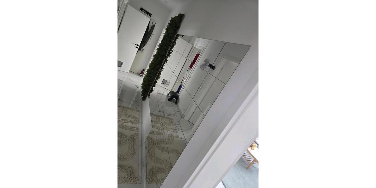 Dachgeschoßwohnung Duisburg Mittelmeiderich - 3.5 Zimmer, 85 m&sup2;, 1.350&euro; | Angebot:25287098