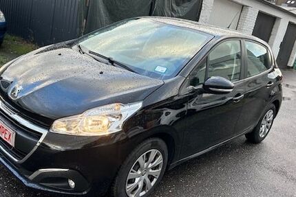 Peugeot 208 91.000 km 7.498 &euro; Mönchengladbach 41199