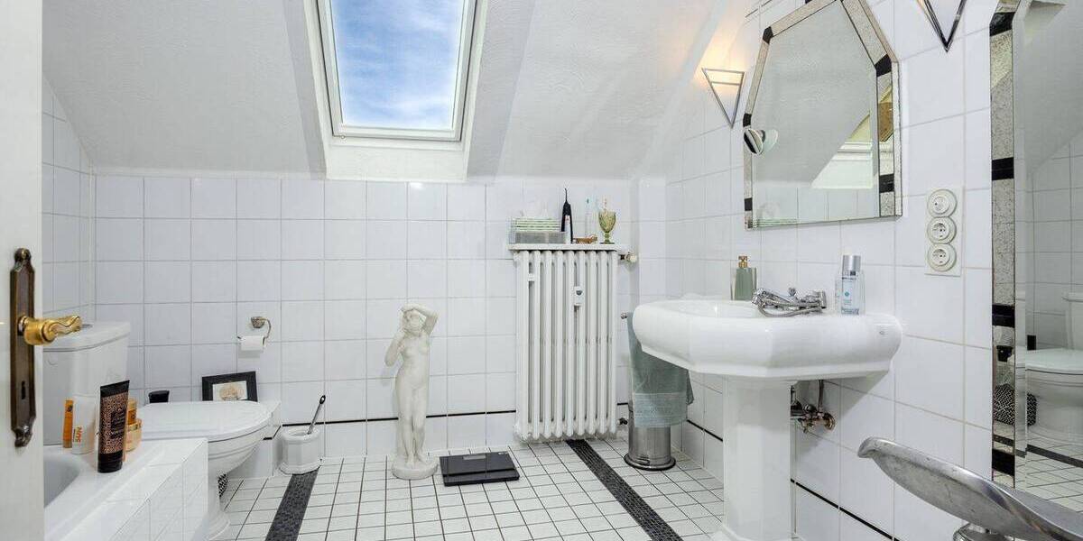 Mehrfamilienhaus, Wohnhaus Wuppertal Vohwinkel - 1 Zimmer, 269 m&sup2;, 575.000&euro; | Angebot:25739061