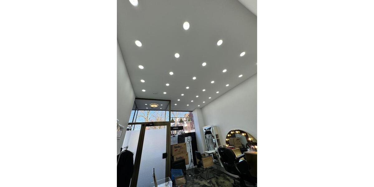 Flexible Gewerbefläche mit breiter Fensterfront zimmer