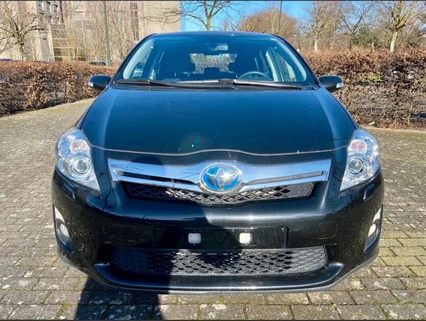 Toyota Auris 92.000 km 12.500 € Ratingen 40880