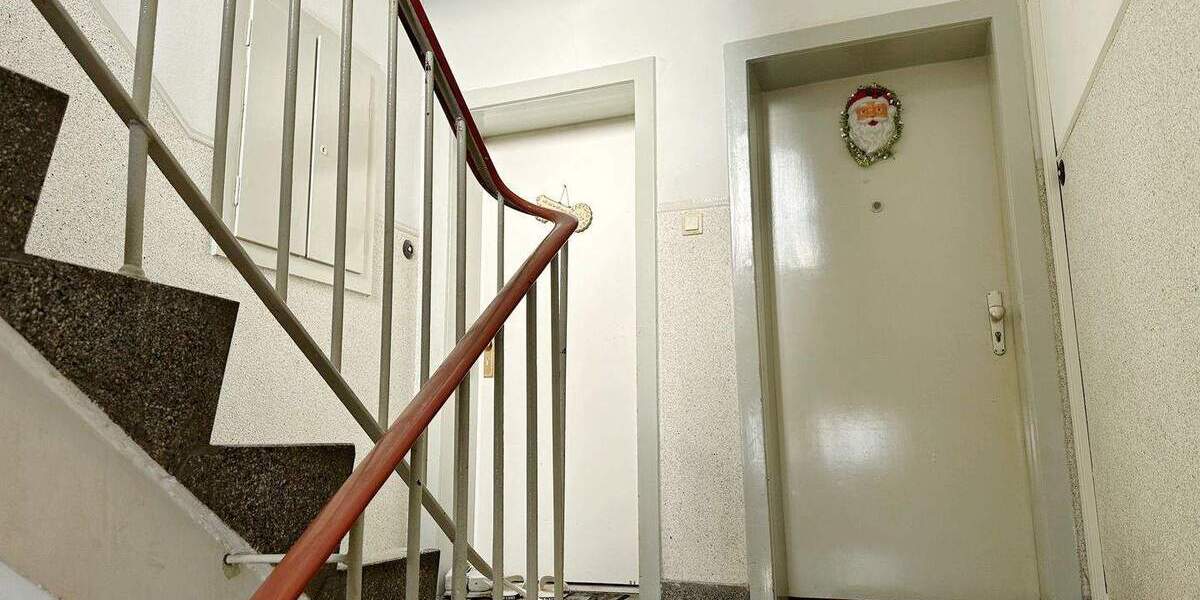 Bestlage Fußgängerzone: Ertragstarkes Wohn-Geschäftshaus mit solventem Ankermieter, 6 Wohneinheiten und 9 Garagen 1 zimmer