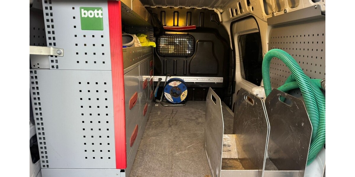 Ford Transit Tourneo Connect 143.000 km 4.900 &euro; Oberhausen 46045