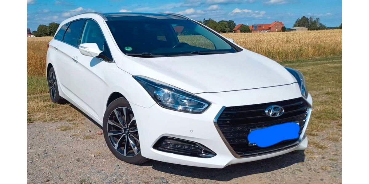 Hyundai i40 105.000 km 9.800 &euro; Düsseldorf 40233