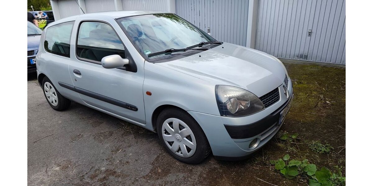 Renault Clio 89.810 km 2.690 &euro; Neuss 41472