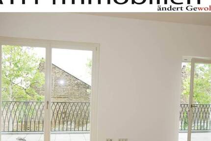 2 Zimmer mit EBK + West-Balkon + FBH + Concierge + Sauna in Heerdt. Ideal für 1 Person.