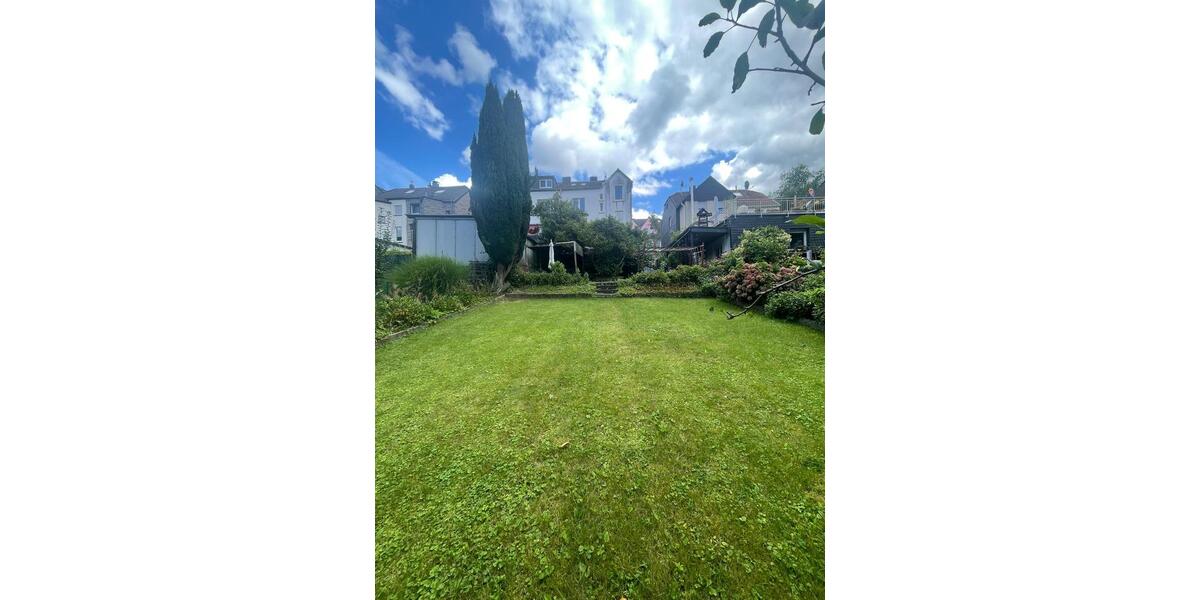 Reihenhaus Solingen Mitte - 9 Zimmer, 210 m&sup2;, 340.000&euro; | Angebot:26326963