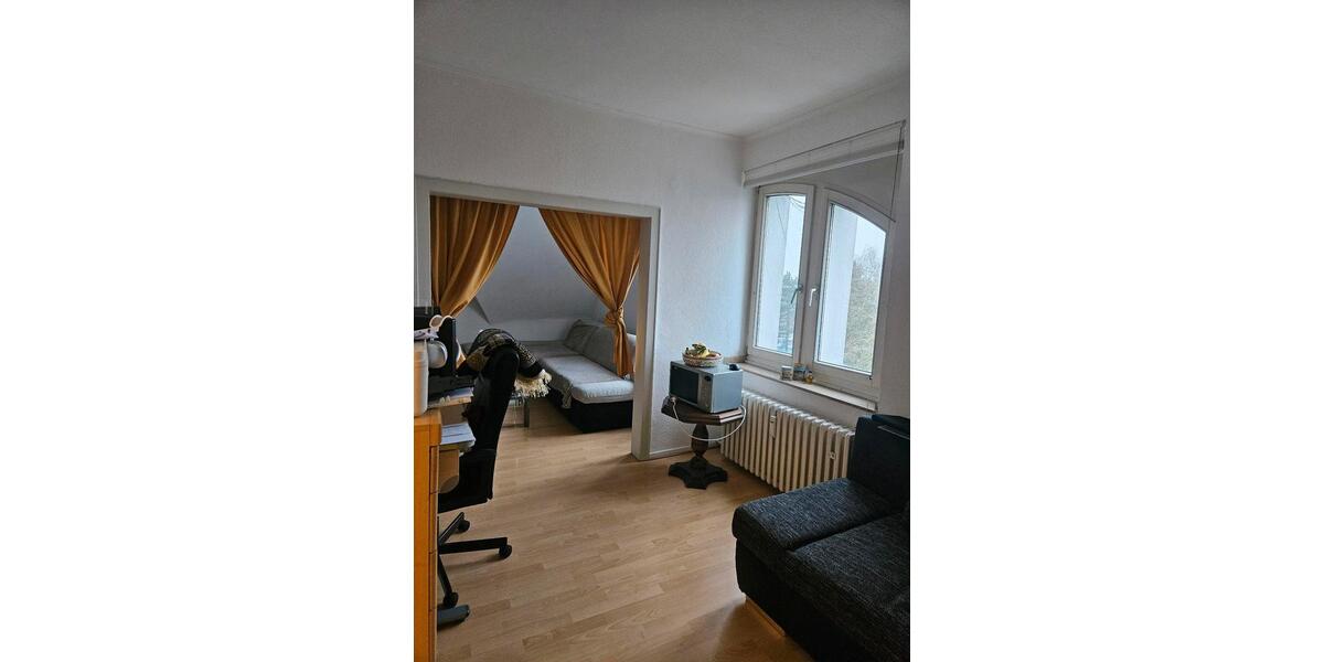 Helle 66m² Wohnung mit Gartenmitbenutzung DG st. Töniser str. 2.5 zimmer