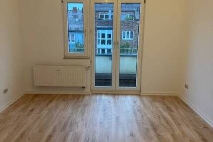 Helle 2 Zimmerwohnung mit Wohnküche und 2 Balkonen