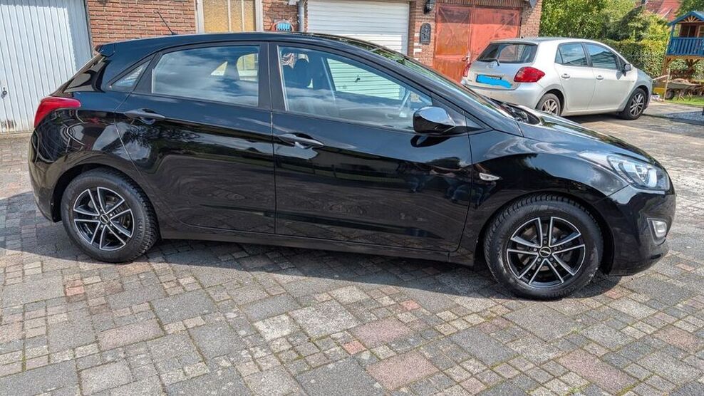 i30