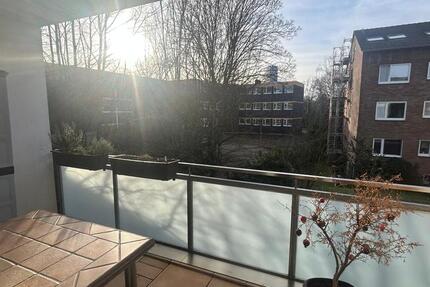 Provisionsfrei! Tolle 3-Zi. Whg. mit 2 Loggien in ruhiger Lage 3 zimmer