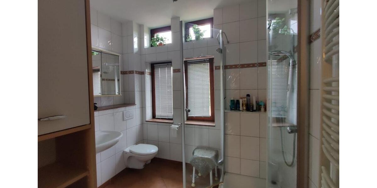 Etagenwohnung Neuss Gnadental - 4 Zimmer, 107 m&sup2;, 2.100&euro; | Angebot:26428285