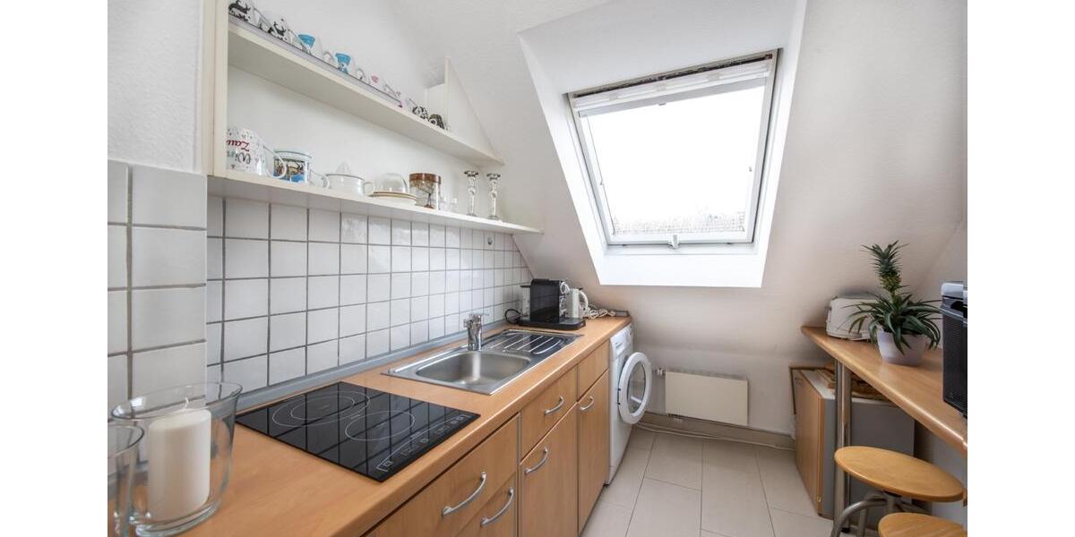 Dachgeschoßwohnung Düsseldorf Stadtbezirk 9 - 2 Zimmer, 60 m&sup2;, 1.200&euro; | Angebot:26060208