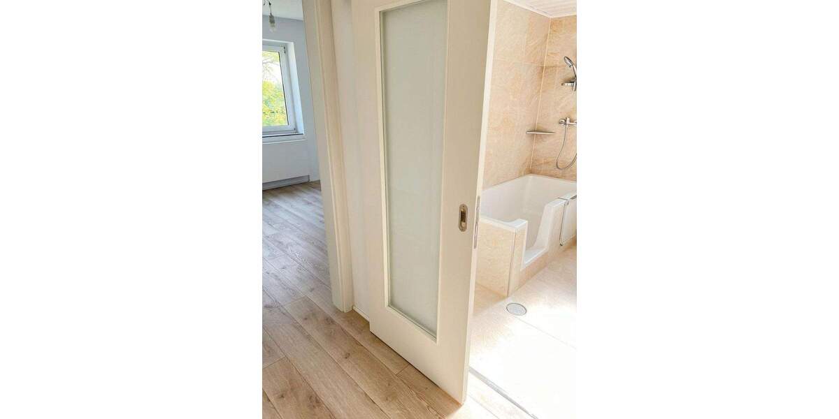 Etagenwohnung Düsseldorf Unterbach - 4 Zimmer, 102 m&sup2;, 375.000&euro; | Angebot:25906556