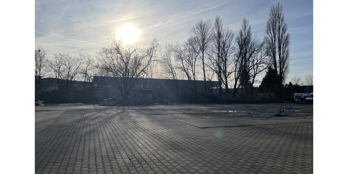 Ca. 1.000m² Freifläche im Gewerbepark in Moers-Hülsdonk zimmer
