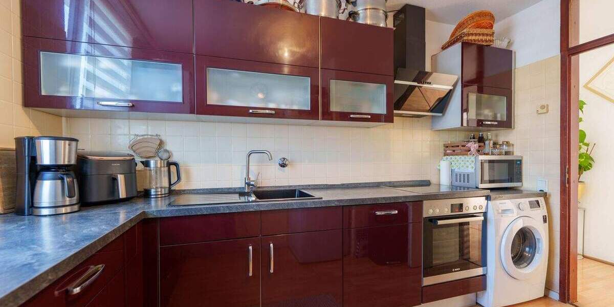 Etagenwohnung Neuss Innenstadt - 4 Zimmer, 80 m&sup2;, 209.000&euro; | Angebot:25399974