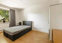 EIN Zimmer in einer gemütlichen 3-Zimmer-Wohnung