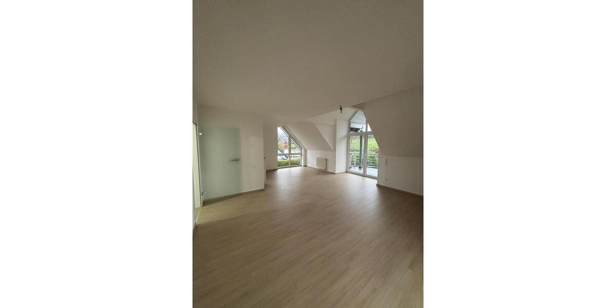 Frisch Renovierte 3 Zimmer Wohnung in ruhiger Lage 3 zimmer