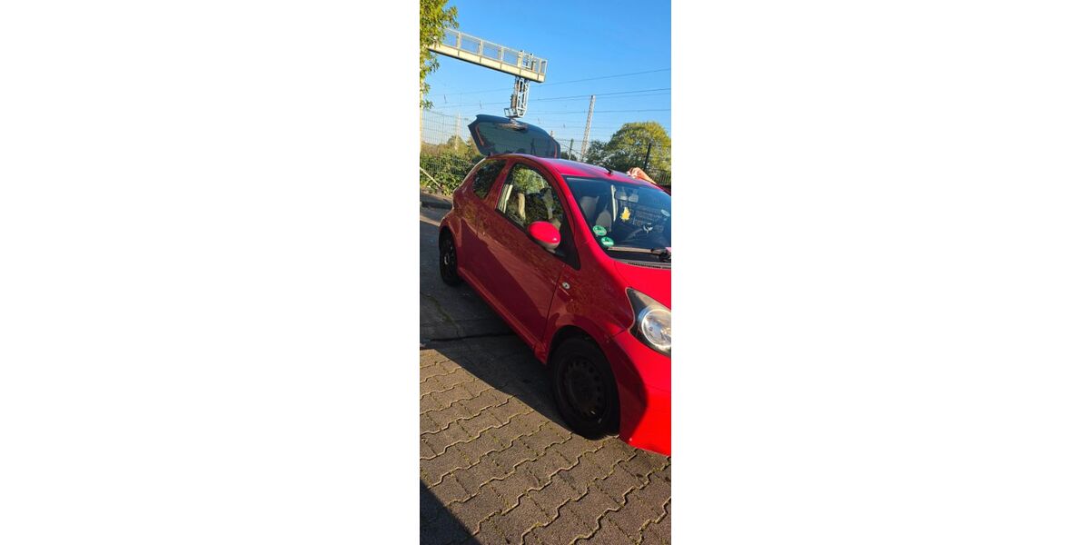 Toyota Aygo (X) 190.455 km 2.500 &euro; Düsseldorf 40227