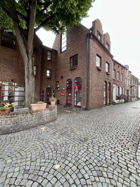 Büro in Düsseldorf 1.300 € 83 m²