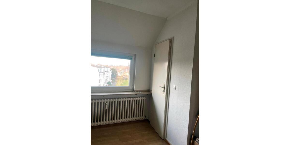 Helle 66m² Wohnung mit Gartenmitbenutzung DG st. Töniser str. 2.5 zimmer
