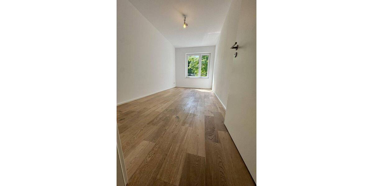 Reihenmittelhaus Düsseldorf Flingern Süd - 6 Zimmer, 150 m&sup2;, 2.950&euro; | Angebot:26877574
