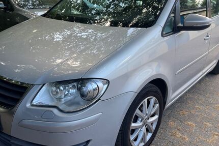 VW Touran 324.000 km 2.450 &euro; Mönchengladbach 41069